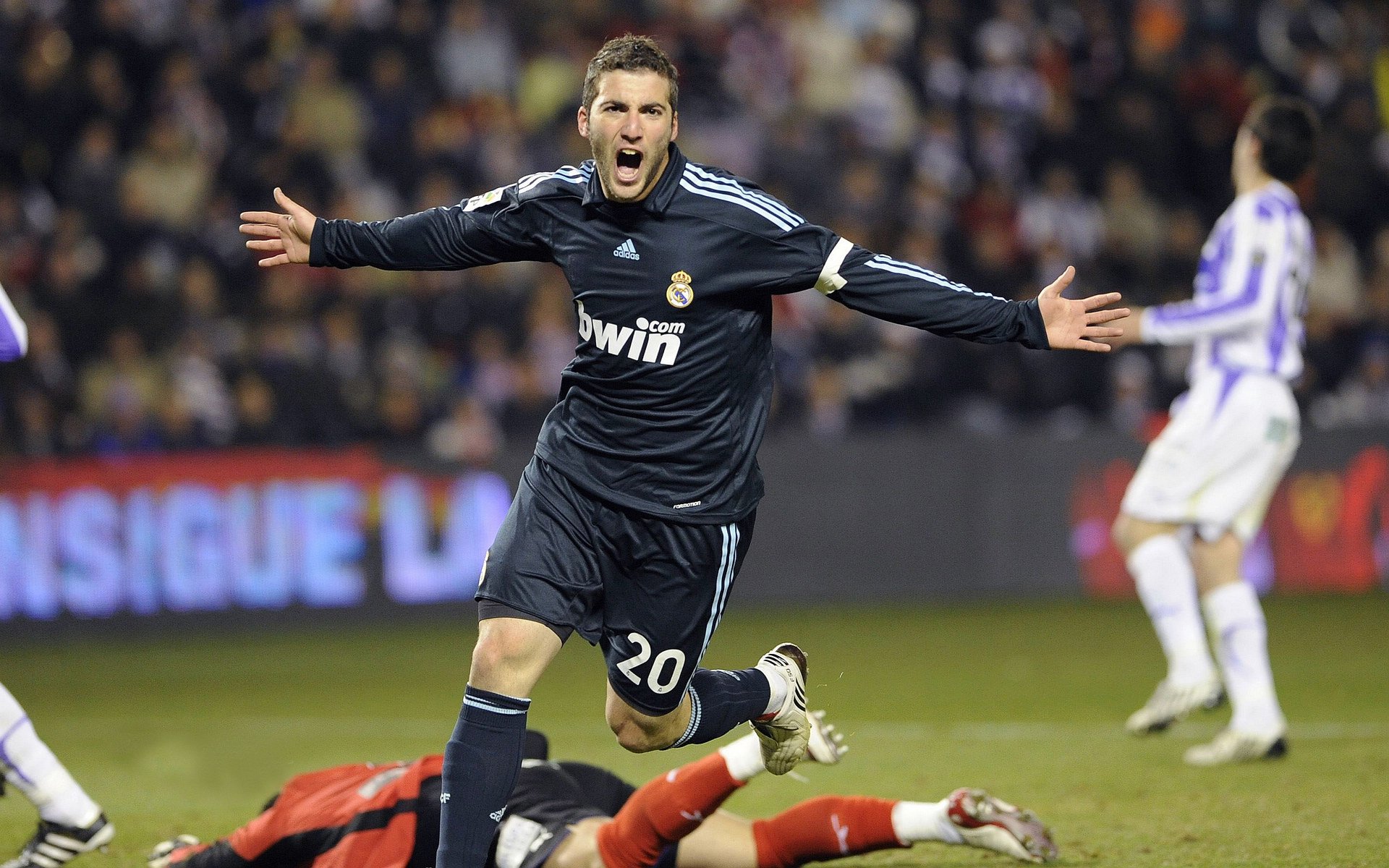 开云网页版-欧冠淘汰赛之夜，拉什福德惊艳四座